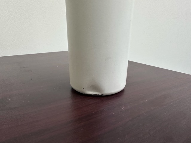 落として底の縁がへこんだStanley AeroLight Transit Bottle 20 oz